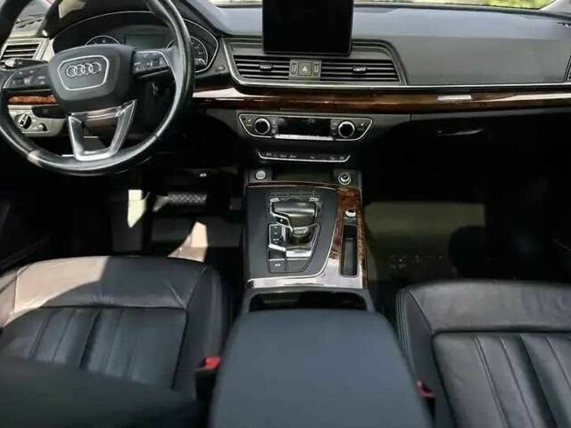 Сірий Ауді Ку 5, об'ємом двигуна 2 л та пробігом 189 тис. км за 21500 $, фото 10 на Automoto.ua
