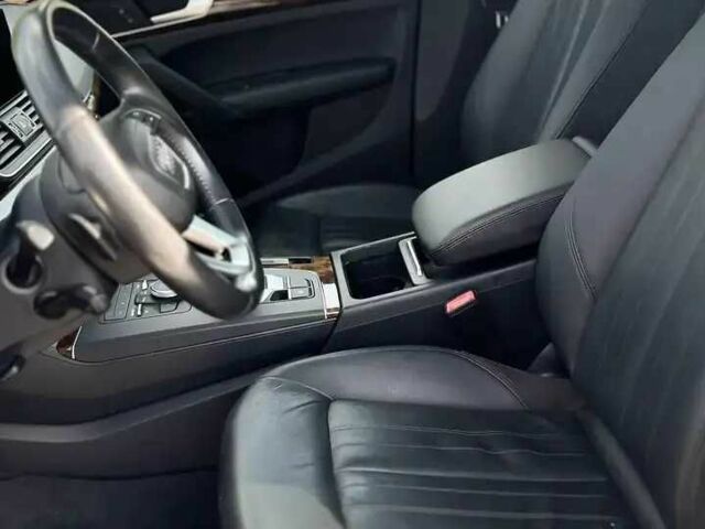 Сірий Ауді Ку 5, об'ємом двигуна 2 л та пробігом 189 тис. км за 21500 $, фото 2 на Automoto.ua