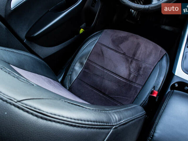 Серый Ауди Ку 5, объемом двигателя 1.98 л и пробегом 345 тыс. км за 14000 $, фото 64 на Automoto.ua