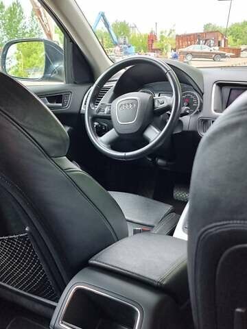 Серый Ауди Ку 5, объемом двигателя 1.98 л и пробегом 212 тыс. км за 9900 $, фото 8 на Automoto.ua