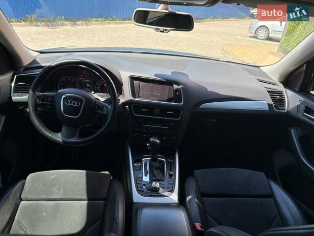 Серый Ауди Ку 5, объемом двигателя 1.98 л и пробегом 157 тыс. км за 12500 $, фото 11 на Automoto.ua