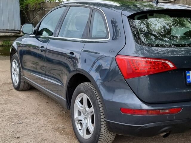Сірий Ауді Ку 5, об'ємом двигуна 2 л та пробігом 211 тис. км за 10500 $, фото 1 на Automoto.ua