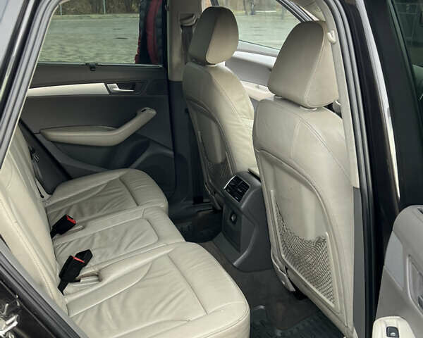 Серый Ауди Ку 5, объемом двигателя 2.97 л и пробегом 228 тыс. км за 15400 $, фото 4 на Automoto.ua