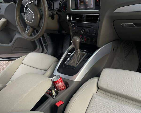 Серый Ауди Ку 5, объемом двигателя 2.97 л и пробегом 323 тыс. км за 15500 $, фото 43 на Automoto.ua