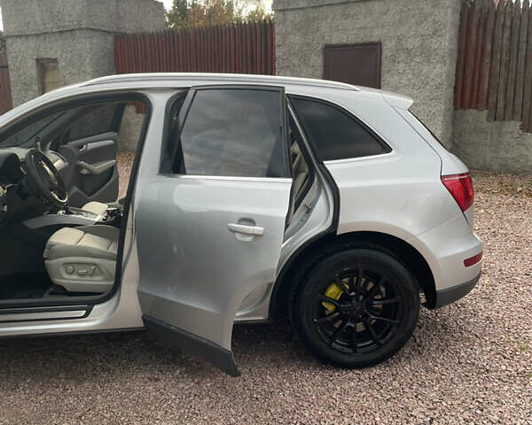 Ауди Ку 5 2009 в Самборе на Automoto.ua Серый Ауди Ку 5, объемом двигателя 2.97 л и пробегом 322 тыс. км за 16350 $, фото 25 на Automoto.ua