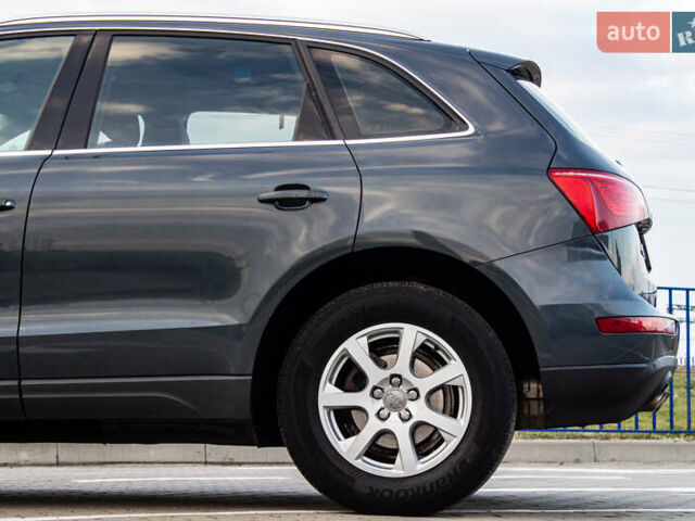 Серый Ауди Ку 5, объемом двигателя 1.98 л и пробегом 345 тыс. км за 14000 $, фото 3 на Automoto.ua