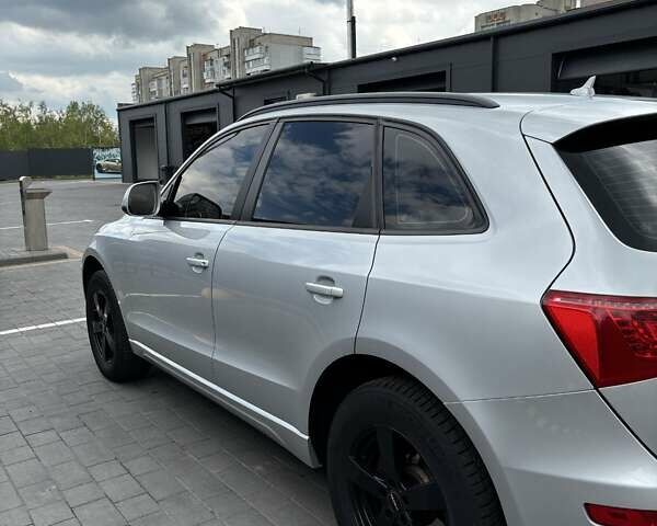 Серый Ауди Ку 5, объемом двигателя 2 л и пробегом 213 тыс. км за 14500 $, фото 22 на Automoto.ua