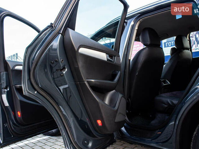 Серый Ауди Ку 5, объемом двигателя 1.98 л и пробегом 345 тыс. км за 14000 $, фото 56 на Automoto.ua