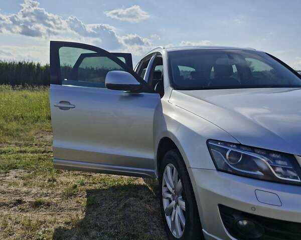 Серый Ауди Ку 5, объемом двигателя 2 л и пробегом 270 тыс. км за 11300 $, фото 12 на Automoto.ua