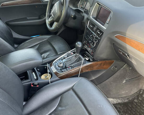 Сірий Ауді Ку 5, об'ємом двигуна 3 л та пробігом 277 тис. км за 15600 $, фото 8 на Automoto.ua