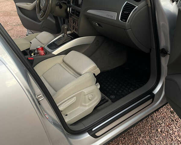 Серый Ауди Ку 5, объемом двигателя 2.97 л и пробегом 323 тыс. км за 15500 $, фото 46 на Automoto.ua