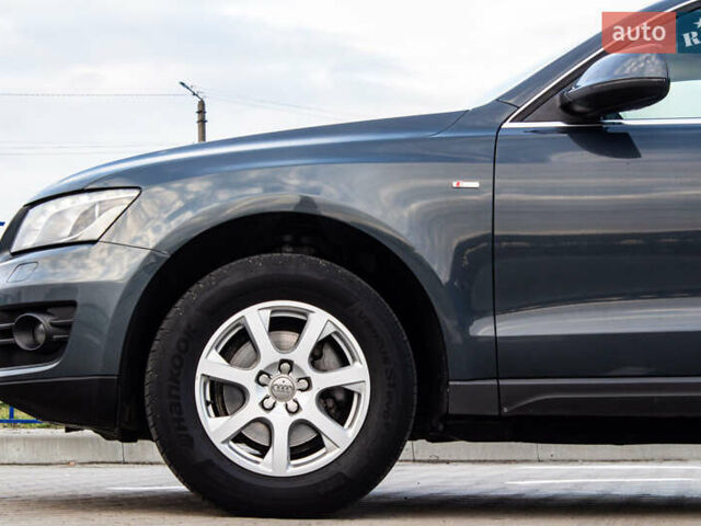 Серый Ауди Ку 5, объемом двигателя 1.98 л и пробегом 345 тыс. км за 14000 $, фото 2 на Automoto.ua