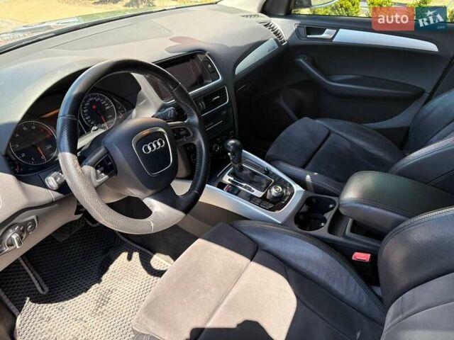 Серый Ауди Ку 5, объемом двигателя 1.98 л и пробегом 157 тыс. км за 12500 $, фото 8 на Automoto.ua
