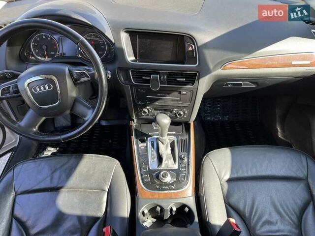 Сірий Ауді Ку 5, об'ємом двигуна 1.98 л та пробігом 206 тис. км за 12050 $, фото 35 на Automoto.ua