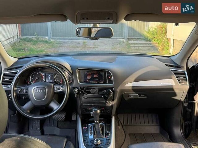 Сірий Ауді Ку 5, об'ємом двигуна 2 л та пробігом 193 тис. км за 16500 $, фото 7 на Automoto.ua
