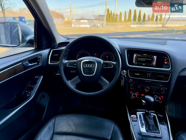 Серый Ауди Ку 5, объемом двигателя 2 л и пробегом 213 тыс. км за 9999 $, фото 47 на Automoto.ua