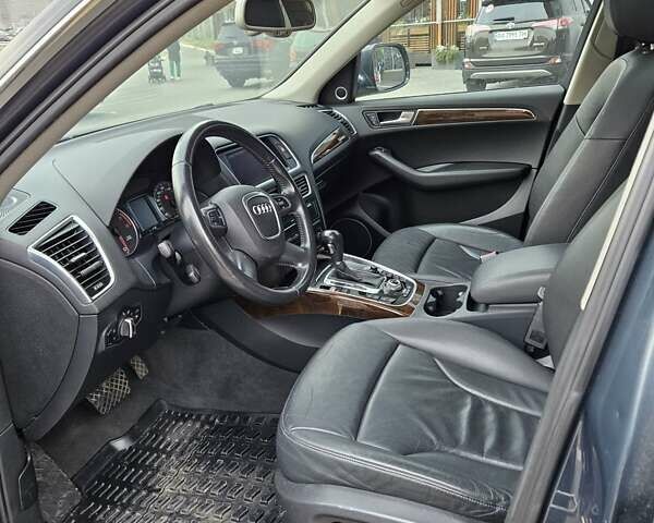Сірий Ауді Ку 5, об'ємом двигуна 3.2 л та пробігом 227 тис. км за 15900 $, фото 24 на Automoto.ua