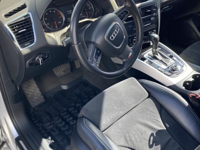 Сірий Ауді Ку 5, об'ємом двигуна 2 л та пробігом 170 тис. км за 14299 $, фото 6 на Automoto.ua
