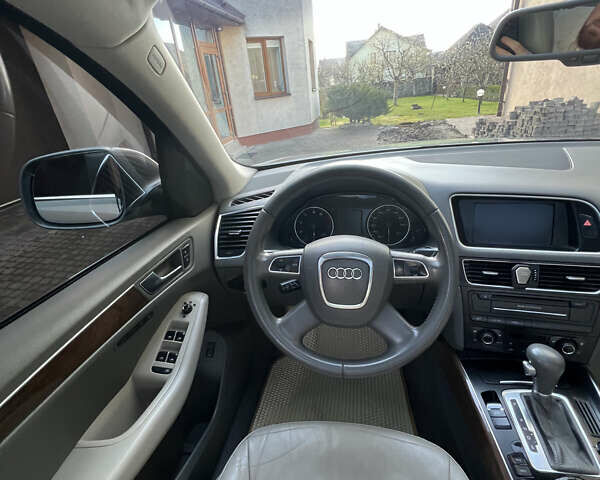 Сірий Ауді Ку 5, об'ємом двигуна 3.2 л та пробігом 210 тис. км за 9800 $, фото 14 на Automoto.ua