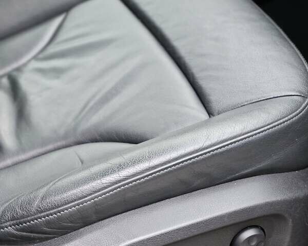 Сірий Ауді Ку 5, об'ємом двигуна 3.2 л та пробігом 227 тис. км за 15900 $, фото 18 на Automoto.ua