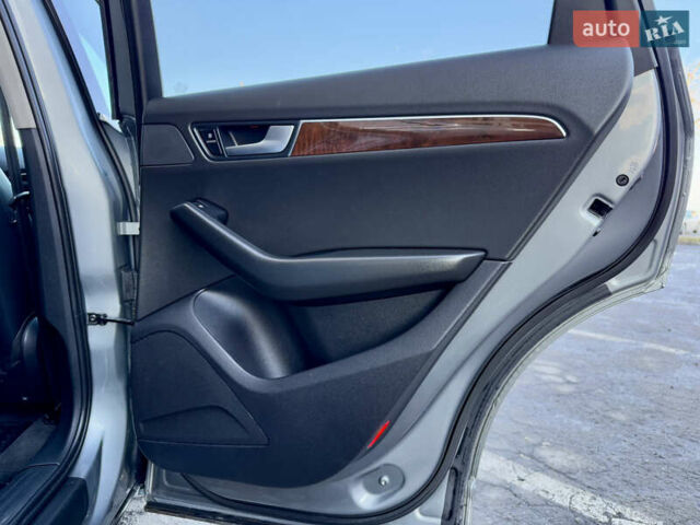 Серый Ауди Ку 5, объемом двигателя 2 л и пробегом 213 тыс. км за 9999 $, фото 56 на Automoto.ua