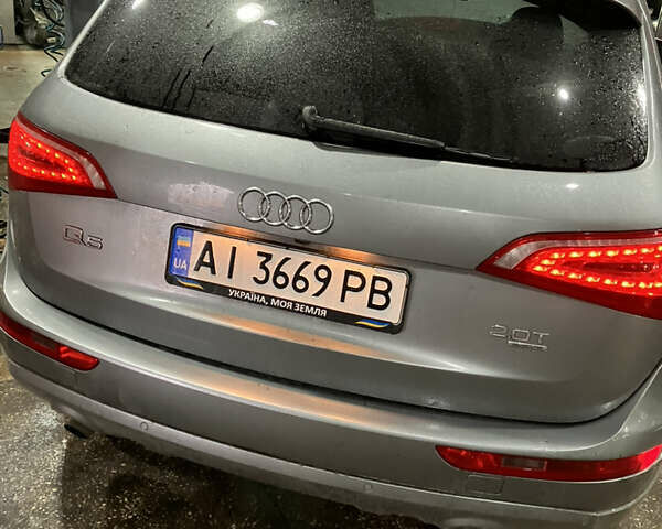 Серый Ауди Ку 5, объемом двигателя 2 л и пробегом 183 тыс. км за 12800 $, фото 1 на Automoto.ua