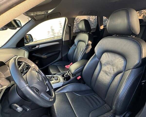 Сірий Ауді Ку 5, об'ємом двигуна 2 л та пробігом 193 тис. км за 16500 $, фото 8 на Automoto.ua