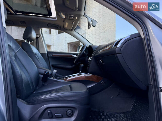 Серый Ауди Ку 5, объемом двигателя 2 л и пробегом 213 тыс. км за 9999 $, фото 51 на Automoto.ua