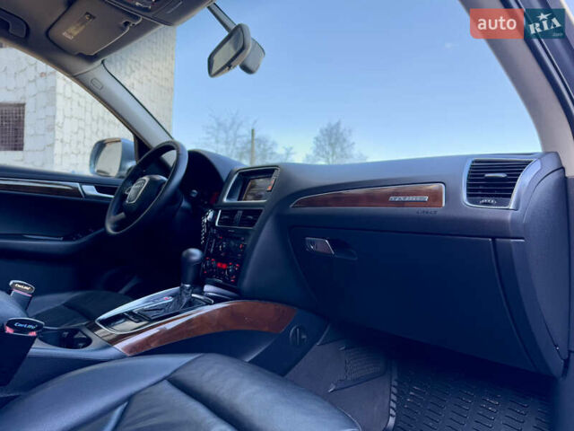 Серый Ауди Ку 5, объемом двигателя 2 л и пробегом 213 тыс. км за 9999 $, фото 53 на Automoto.ua