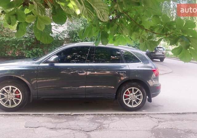 Серый Ауди Ку 5, объемом двигателя 1.98 л и пробегом 179 тыс. км за 12500 $, фото 13 на Automoto.ua