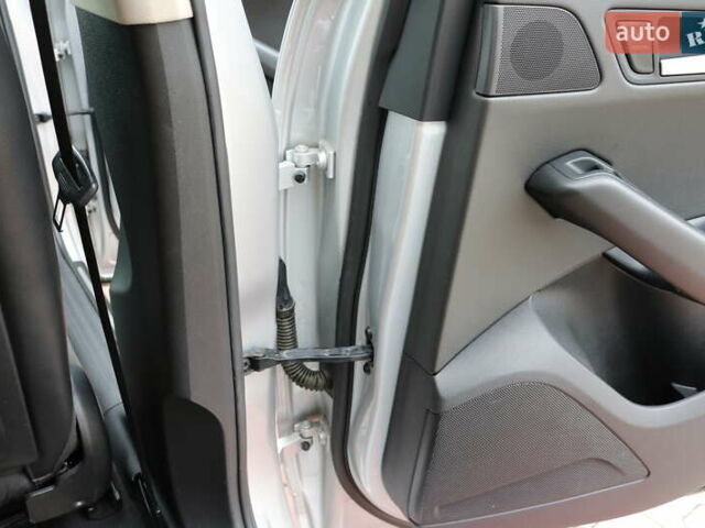 Серый Ауди Ку 5, объемом двигателя 1.98 л и пробегом 334 тыс. км за 8700 $, фото 15 на Automoto.ua