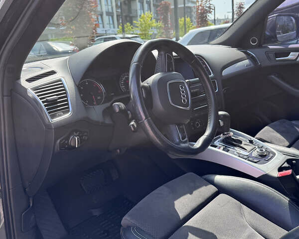 Серый Ауди Ку 5, объемом двигателя 2.97 л и пробегом 300 тыс. км за 15500 $, фото 4 на Automoto.ua