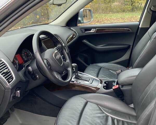 Ауди Ку 5 2011 в Полтаве на Automoto.ua Серый Ауди Ку 5, объемом двигателя 2 л и пробегом 249 тыс. км за 12500 $, фото 15 на Automoto.ua