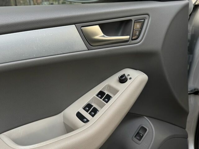 Сірий Ауді Ку 5, об'ємом двигуна 2 л та пробігом 270 тис. км за 15500 $, фото 20 на Automoto.ua