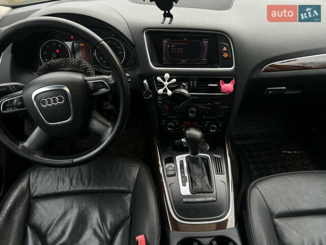 Сірий Ауді Ку 5, об'ємом двигуна 1.98 л та пробігом 264 тис. км за 12000 $, фото 4 на Automoto.ua