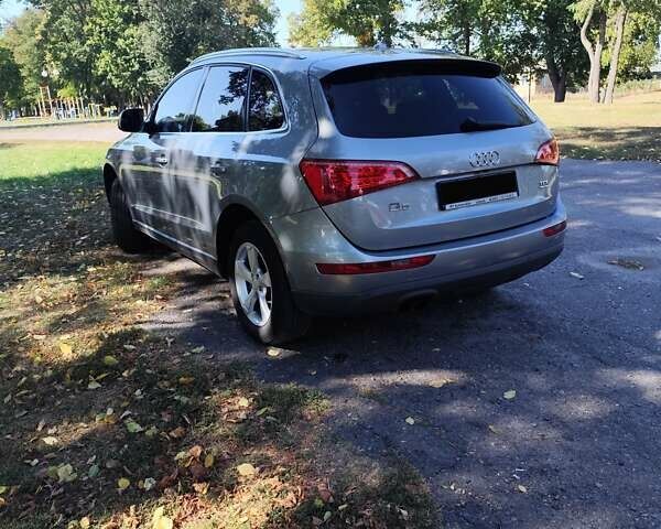 Сірий Ауді Ку 5, об'ємом двигуна 2 л та пробігом 250 тис. км за 13500 $, фото 8 на Automoto.ua