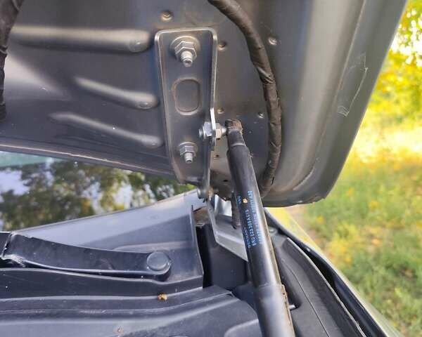 Сірий Ауді Ку 5, об'ємом двигуна 2 л та пробігом 250 тис. км за 13500 $, фото 33 на Automoto.ua