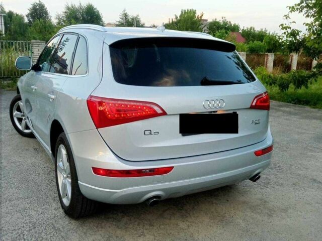 Сірий Ауді Ку 5, об'ємом двигуна 2 л та пробігом 210 тис. км за 10000 $, фото 3 на Automoto.ua
