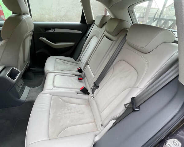 Сірий Ауді Ку 5, об'ємом двигуна 2.97 л та пробігом 250 тис. км за 16000 $, фото 4 на Automoto.ua