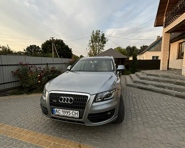 Серый Ауди Ку 5, объемом двигателя 1.97 л и пробегом 260 тыс. км за 16200 $, фото 1 на Automoto.ua