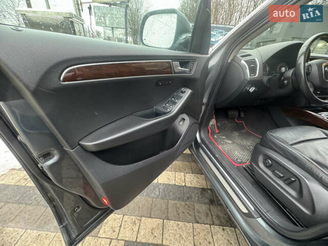 Сірий Ауді Ку 5, об'ємом двигуна 2 л та пробігом 263 тис. км за 11850 $, фото 20 на Automoto.ua