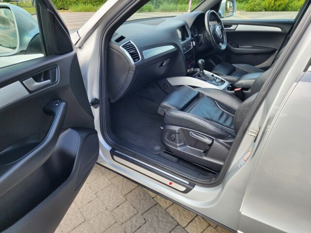 Серый Ауди Ку 5, объемом двигателя 3 л и пробегом 141 тыс. км за 5786 $, фото 17 на Automoto.ua