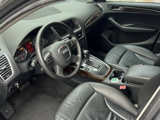 Серый Ауди Ку 5, объемом двигателя 2 л и пробегом 250 тыс. км за 9900 $, фото 8 на Automoto.ua