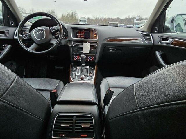 Серый Ауди Ку 5, объемом двигателя 3.2 л и пробегом 182 тыс. км за 7900 $, фото 16 на Automoto.ua