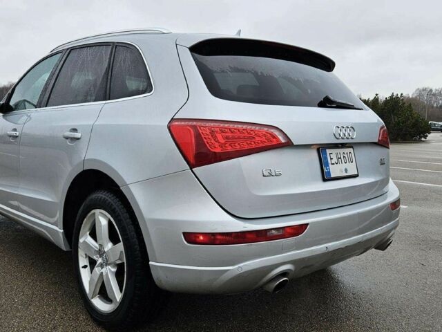 Серый Ауди Ку 5, объемом двигателя 3.2 л и пробегом 182 тыс. км за 7900 $, фото 4 на Automoto.ua