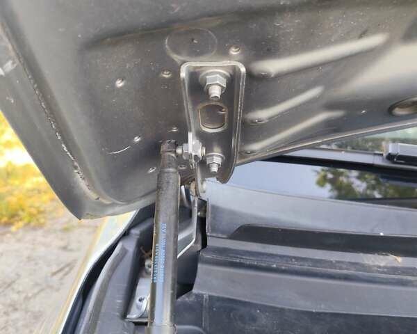 Сірий Ауді Ку 5, об'ємом двигуна 2 л та пробігом 250 тис. км за 13500 $, фото 32 на Automoto.ua