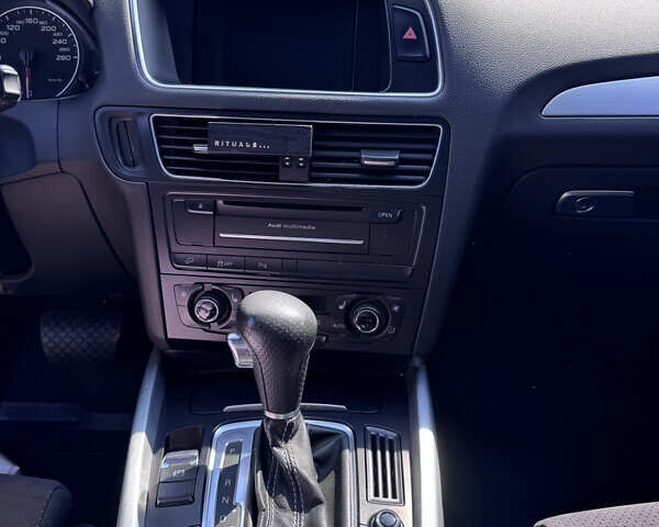 Серый Ауди Ку 5, объемом двигателя 2.97 л и пробегом 300 тыс. км за 15500 $, фото 32 на Automoto.ua