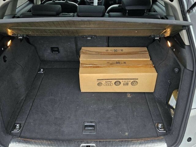 Серый Ауди Ку 5, объемом двигателя 3.2 л и пробегом 182 тыс. км за 7900 $, фото 18 на Automoto.ua