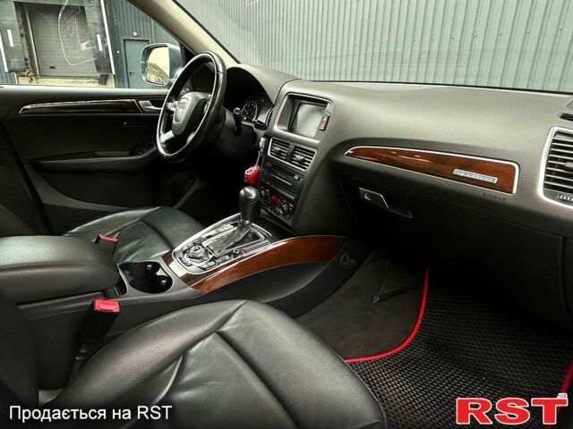 Сірий Ауді Ку 5, об'ємом двигуна 2 л та пробігом 265 тис. км за 11999 $, фото 4 на Automoto.ua