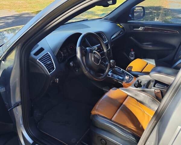 Сірий Ауді Ку 5, об'ємом двигуна 2 л та пробігом 250 тис. км за 13500 $, фото 12 на Automoto.ua